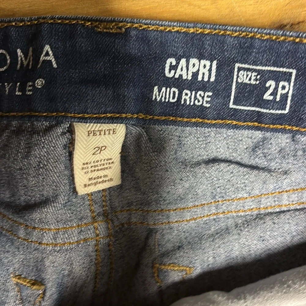 Sonoma Women's Dark Indigo Cropped Jeans size 2P - Picture 2 of 4